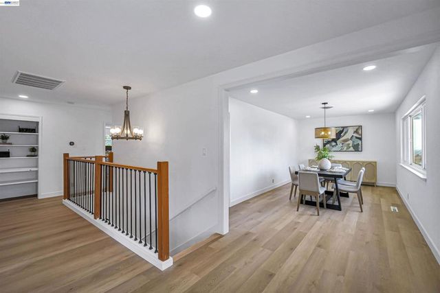 18286 Center St, Castro Valley, CA 94546