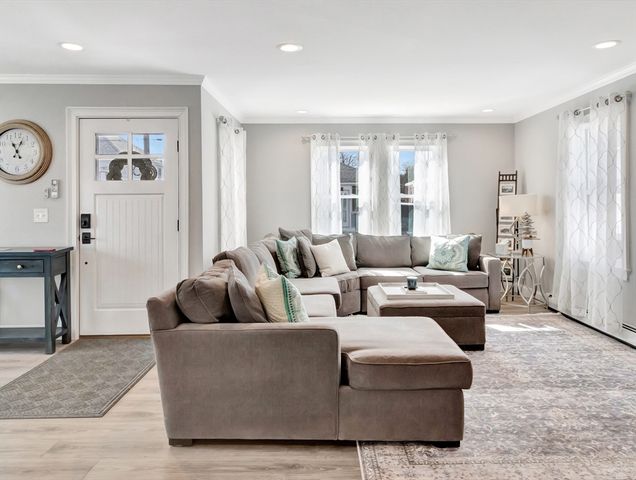 47 B Street beachside, Hull, MA 02045