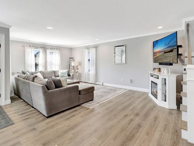 47 B Street beachside, Hull, MA 02045