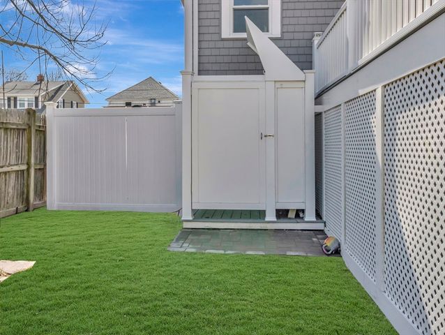 47 B Street beachside, Hull, MA 02045