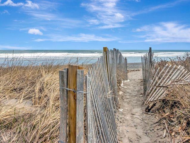 47 B Street beachside, Hull, MA 02045