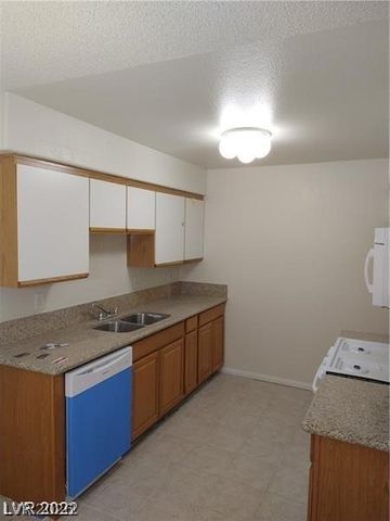 1608 North Torrey Pines Drive 103, Las Vegas, NV 89108