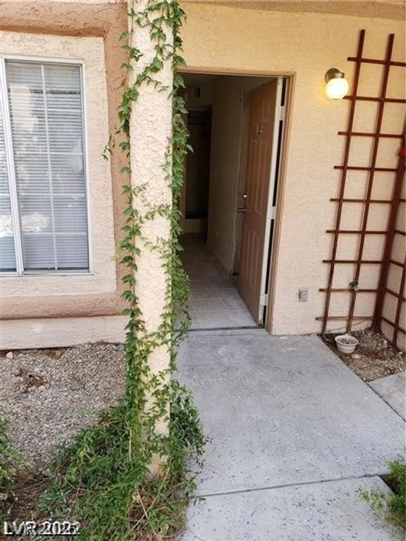 1608 North Torrey Pines Drive 103, Las Vegas, NV 89108