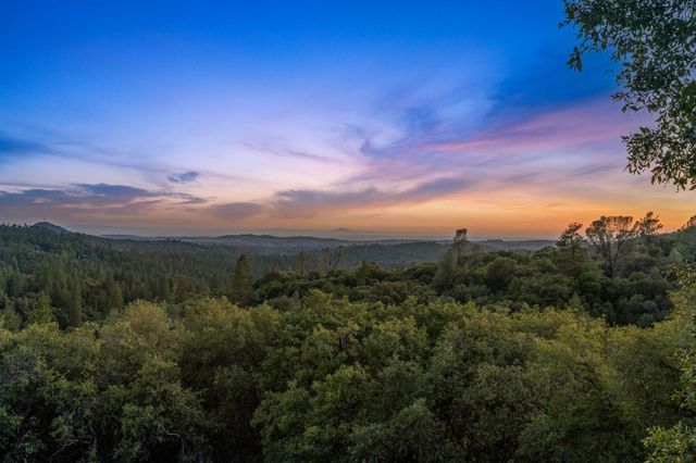 12865 Mierkey Rd, Pine Grove, CA 95665