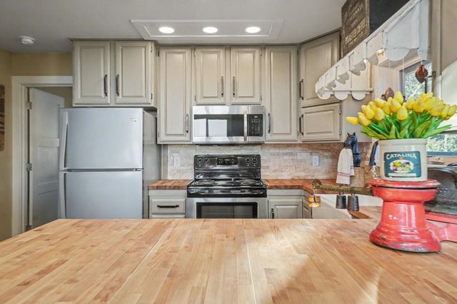 12865 Mierkey Rd, Pine Grove, CA 95665