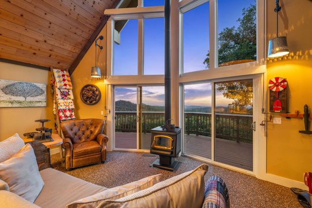 12865 Mierkey Rd, Pine Grove, CA 95665