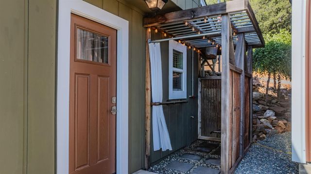 12865 Mierkey Rd, Pine Grove, CA 95665
