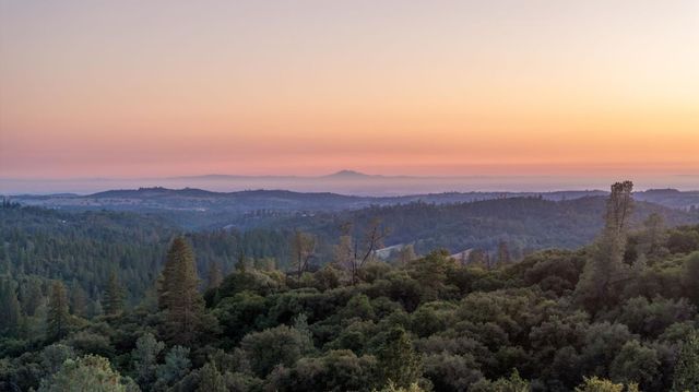 12865 Mierkey Rd, Pine Grove, CA 95665