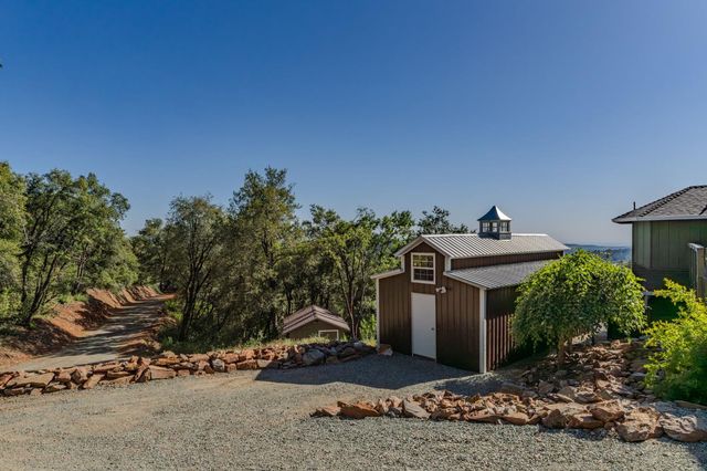 12865 Mierkey Rd, Pine Grove, CA 95665
