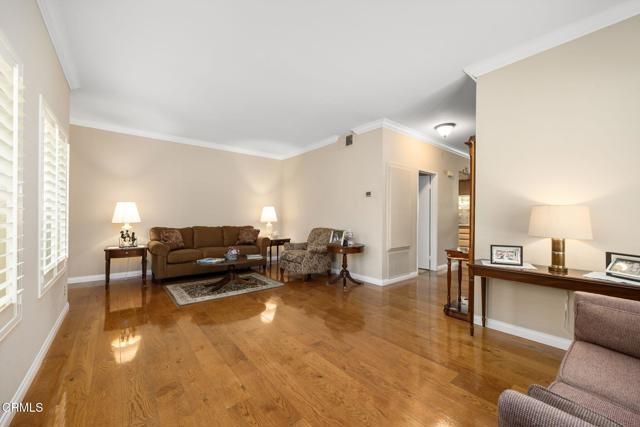 484 S Euclid 107, Pasadena, CA 91101