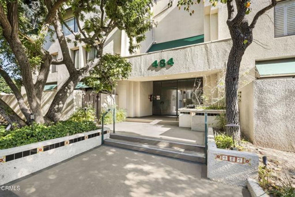 484 S Euclid 107, Pasadena, CA 91101
