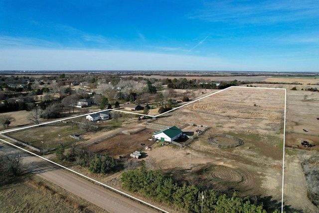 194 Hilltop Dr, Great Bend, KS 67530