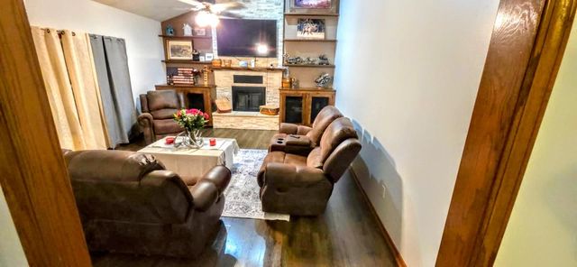 194 Hilltop Dr, Great Bend, KS 67530