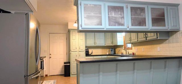 194 Hilltop Dr, Great Bend, KS 67530