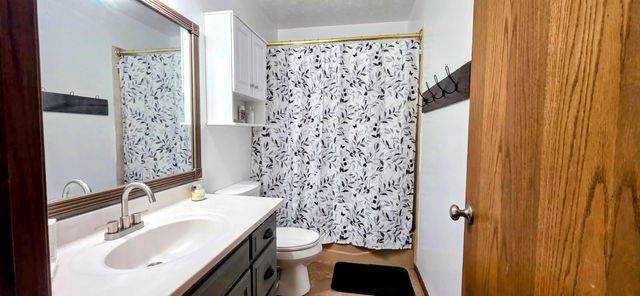 194 Hilltop Dr, Great Bend, KS 67530