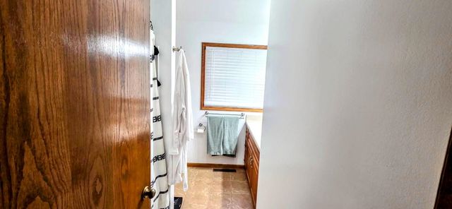 194 Hilltop Dr, Great Bend, KS 67530