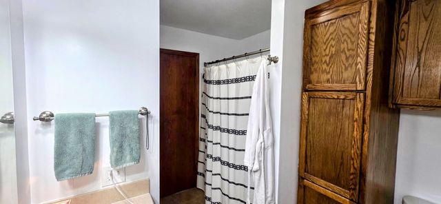 194 Hilltop Dr, Great Bend, KS 67530