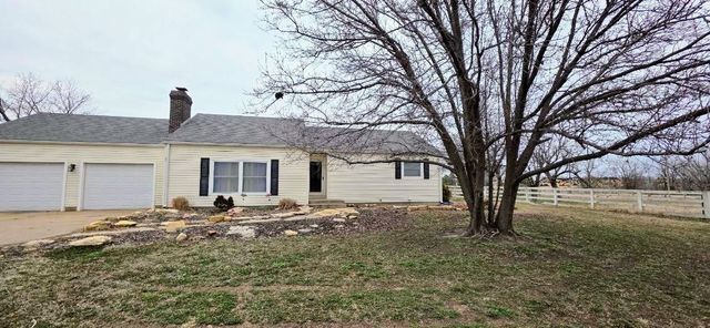 194 Hilltop Dr, Great Bend, KS 67530