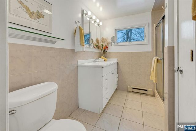 45 Wells Court, Bloomfield, NJ 07003