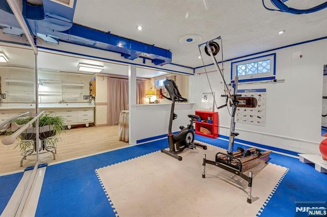 45 Wells Court, Bloomfield, NJ 07003