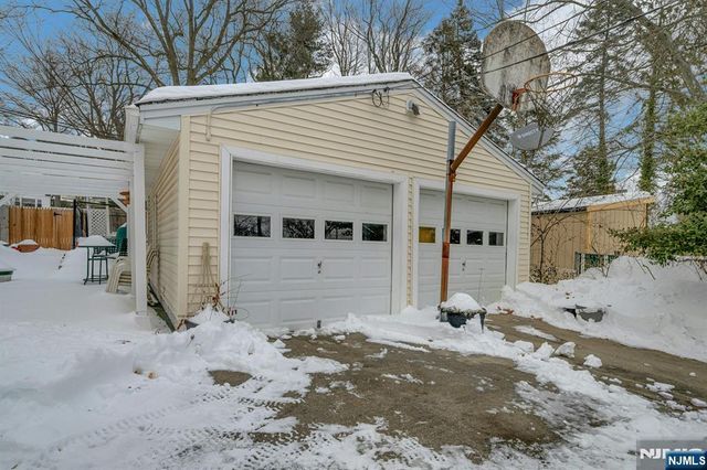 45 Wells Court, Bloomfield, NJ 07003