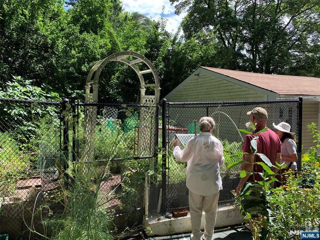 45 Wells Court, Bloomfield, NJ 07003