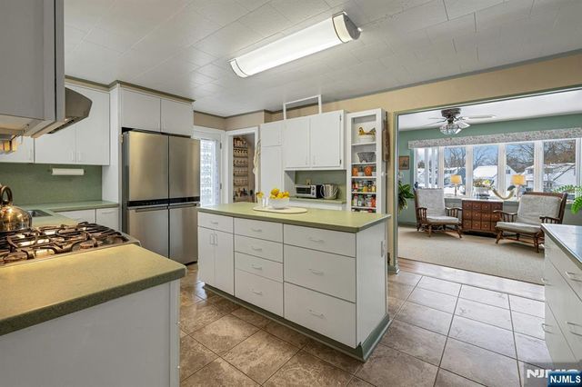 45 Wells Court, Bloomfield, NJ 07003