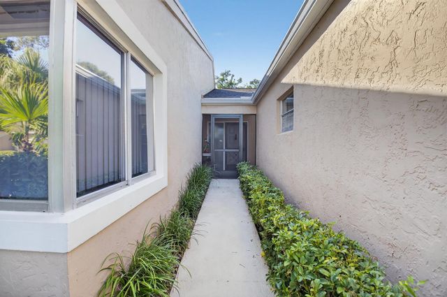 8256 Summerbreeze Lane, Boca Raton, FL 33496