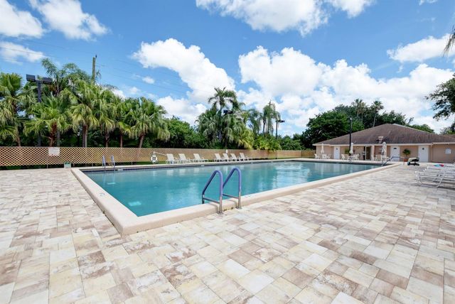 8256 Summerbreeze Lane, Boca Raton, FL 33496