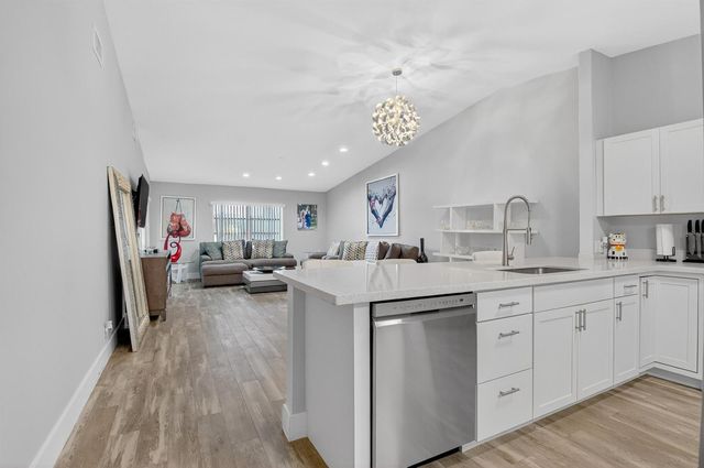 8256 Summerbreeze Lane, Boca Raton, FL 33496