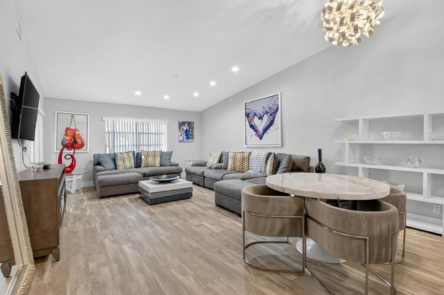 8256 Summerbreeze Lane, Boca Raton, FL 33496