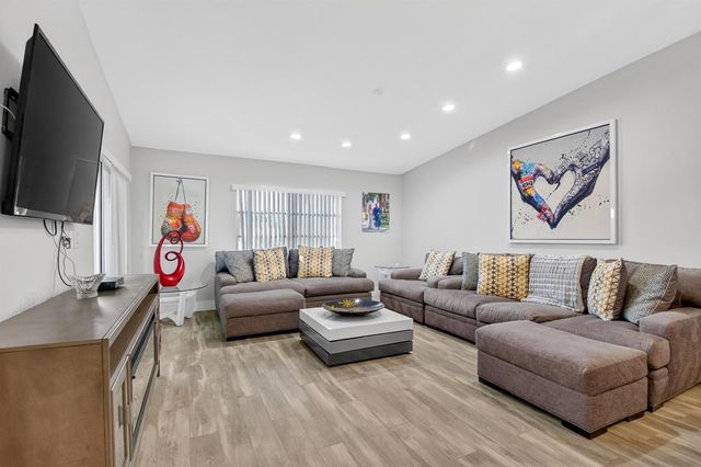 8256 Summerbreeze Lane, Boca Raton, FL 33496