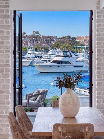 409 North Bayfront, Newport Beach, CA 92662