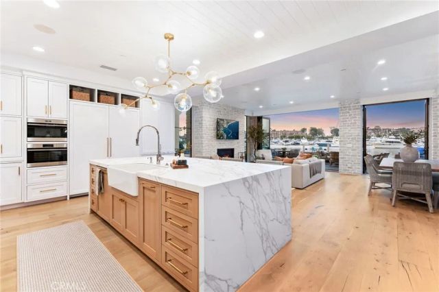 409 North Bayfront, Newport Beach, CA 92662
