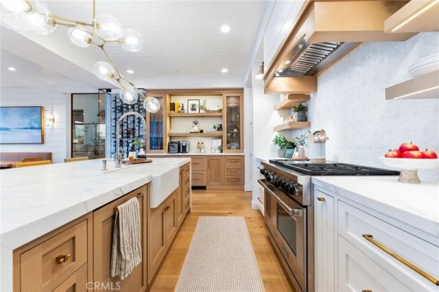 409 North Bayfront, Newport Beach, CA 92662