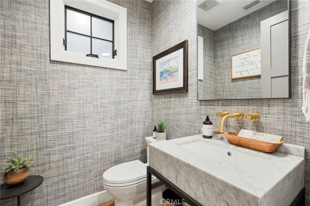 409 North Bayfront, Newport Beach, CA 92662