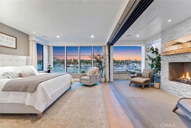 409 North Bayfront, Newport Beach, CA 92662