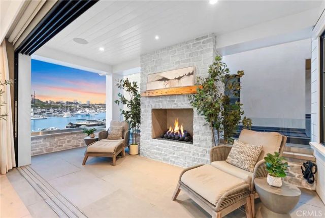 409 North Bayfront, Newport Beach, CA 92662
