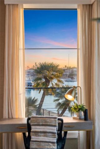 409 North Bayfront, Newport Beach, CA 92662