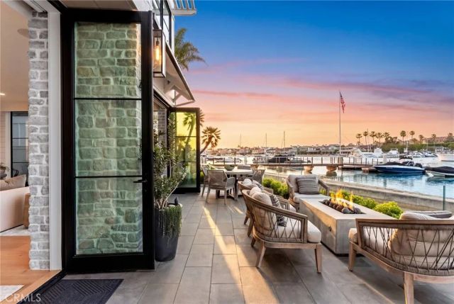 409 North Bayfront, Newport Beach, CA 92662