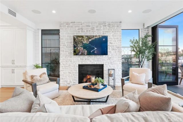 409 North Bayfront, Newport Beach, CA 92662