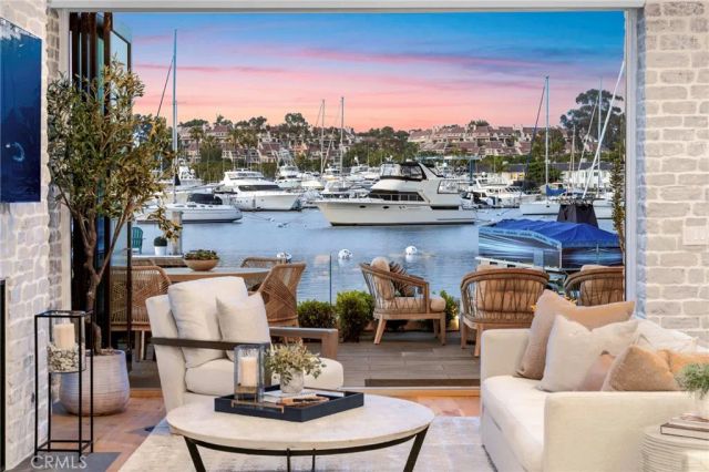 409 North Bayfront, Newport Beach, CA 92662