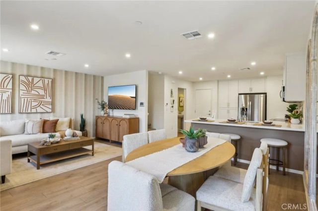 15575 April Dawn Way 3, Fontana, CA 92336