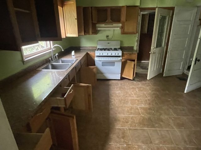 15276 State Street, South Holland, IL 60473