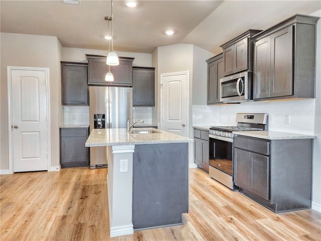 6172 Darlington, College Station, TX 77845