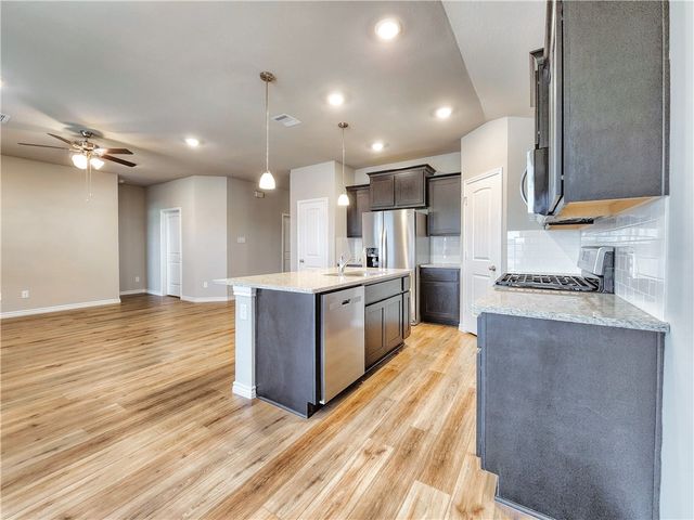 6172 Darlington, College Station, TX 77845