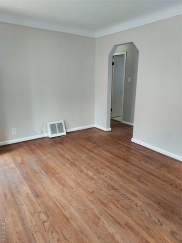 3014 N Vermont Avenue, Royal Oak, MI 48073