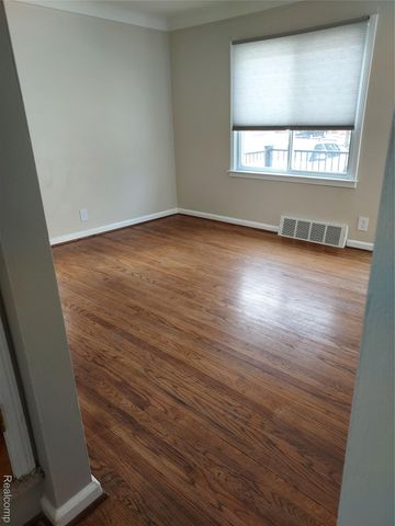 3014 N Vermont Avenue, Royal Oak, MI 48073