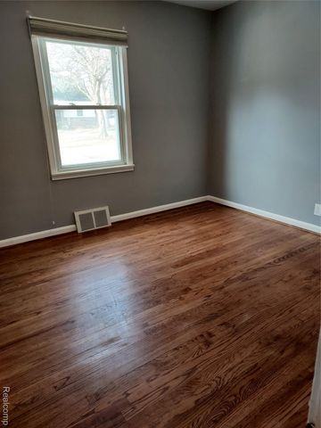 3014 N Vermont Avenue, Royal Oak, MI 48073