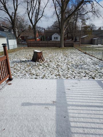3014 N Vermont Avenue, Royal Oak, MI 48073